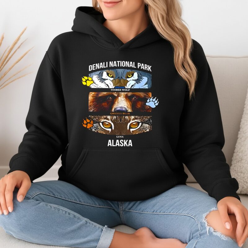 Denali National Park US Alaska Wolf_Hoodie